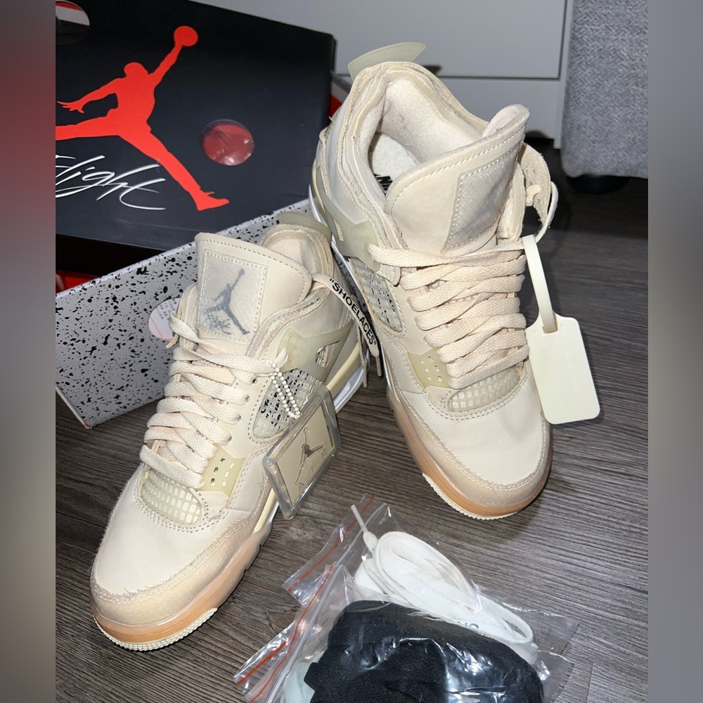 WMNS AIR JORDAN 4 RETRO SP size 7